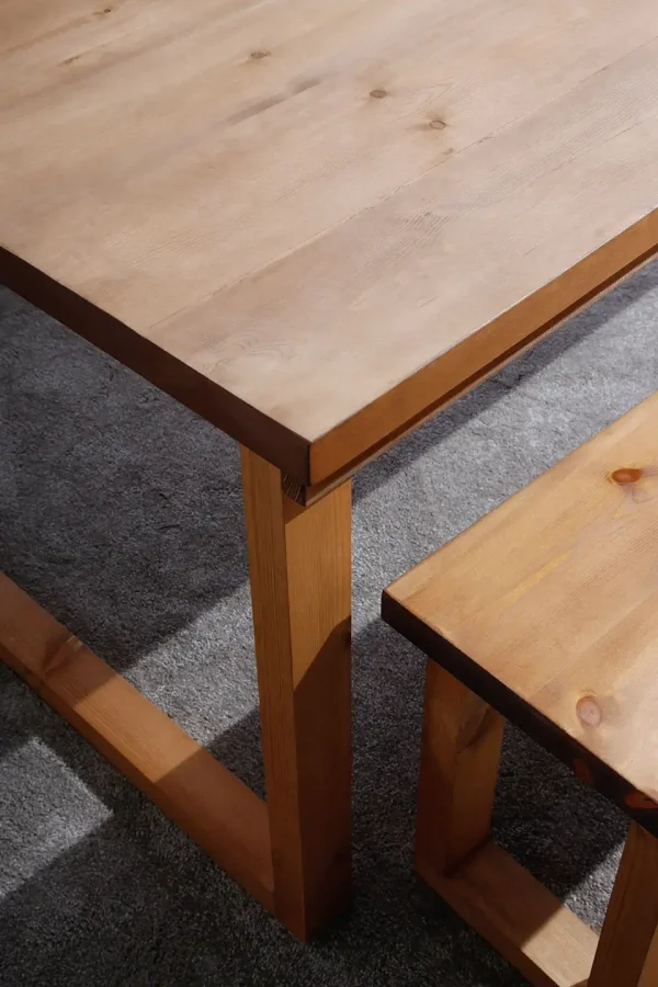 valley-wood-dining-table-02 bonzerbeds.co.uk